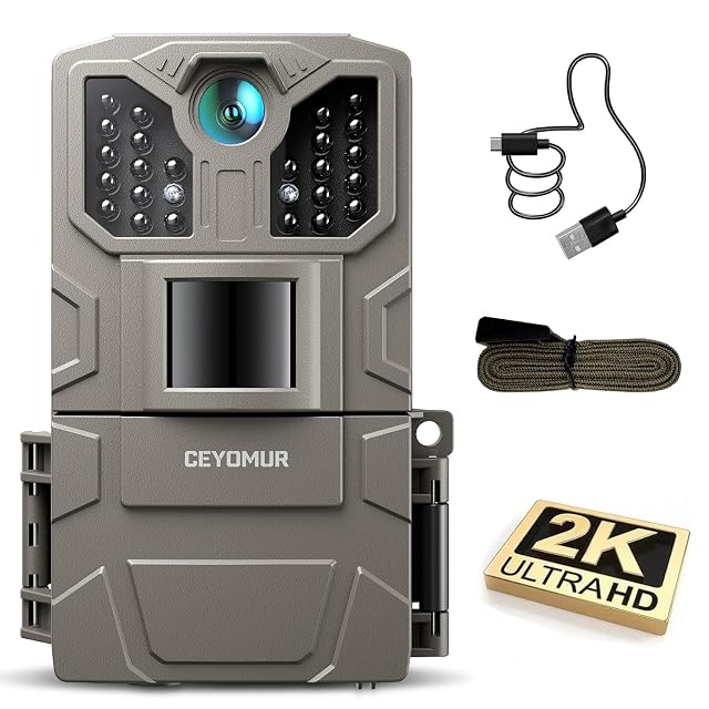 CEYOMUR CY40 camouflaged trail camera strapped to a tree